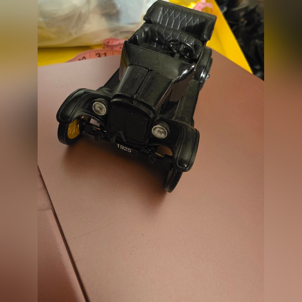 Classic Black Collectible Car 1925